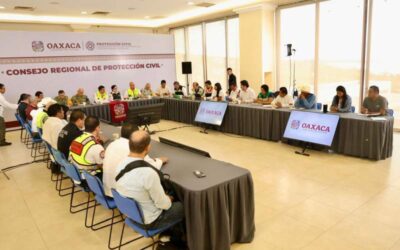Oaxaca trabaja en la restauración de servicios básicos tras el impacto del huracán Erick en la Costa