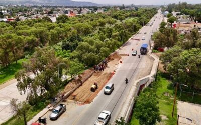 Repara Gobierno de Oaxaca socavón en Circuito Interior Riveras del Atoyac