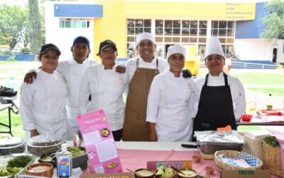 Un  éxito la Tacoferia de gastronomía-UABJO