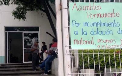 Inician paro indefinido en el Centro de Salud de la colonia Estrella en Oaxaca; solo atienden urgencias