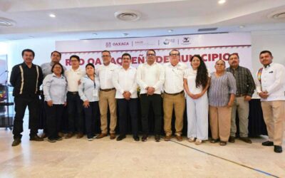 La presidenta municipal de Santa Cruz Xoxocotlán, Nancy Benítez Zárate, participó en la toma de protesta de la Red Oaxaqueña de Municipios por la Salud.