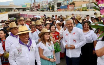 La UABJO se llenó de fiesta con su 4a. Guelaguetza universitaria
