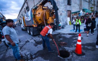 Municipio refuerza limpieza y mantenimiento de alcantarillado en Oaxaca de Juárez