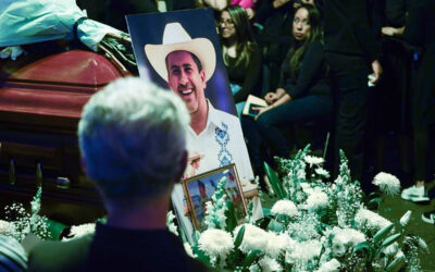 Agresor de Carlos Manzo tendría entre 17 y 19 años; realizó 7 disparos