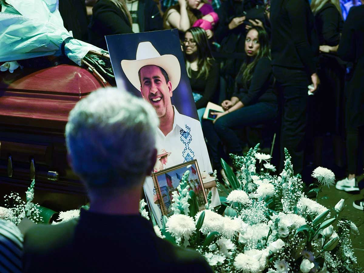 agresor-de-carlos-manzo-tendria-entre-17-y-19-anos-realizo-7-disparos