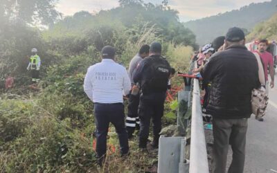 Brinda Gobierno de Oaxaca atención en accidente registrado en la carretera Barranca Larga- Ventanilla
