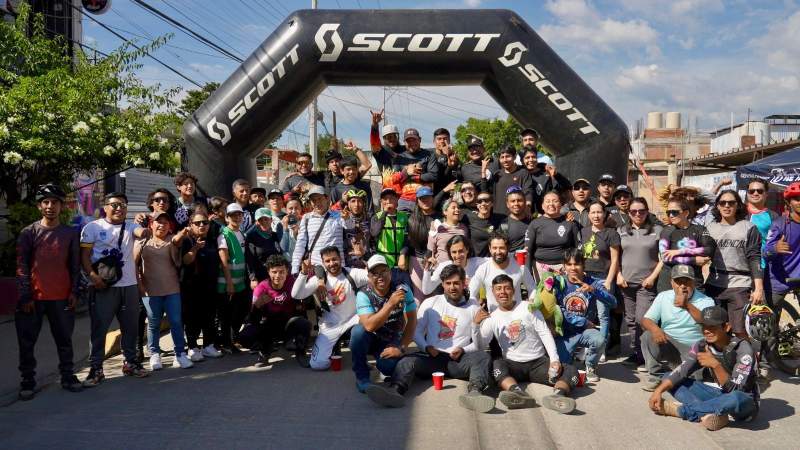 corren-con-causa-en-xoxocotlan