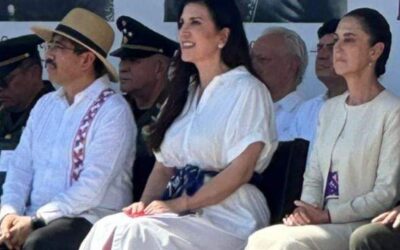 Kenia López Rabadán asiste a ceremonia por la Consolidación de la Independencia de México en el Mar