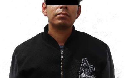 Policía municipal detiene a dos personas por presunto delito de cohecho