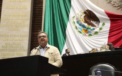 Proponen que personas pasajeras y tripulantes de líneas aéreas puedan transportar leche materna en cantidades mayores a los 100 ml