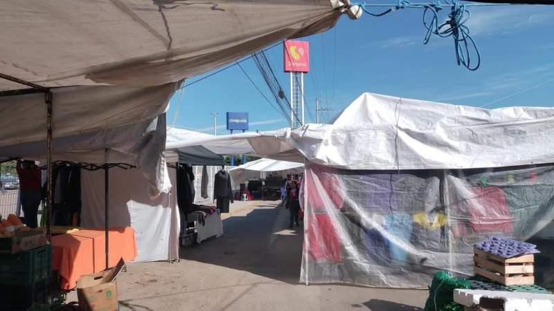 tianguistas-del-polideportivo-se-instalan-junto-a-plaza-oaxaca-tras-rechazo-en-colonias