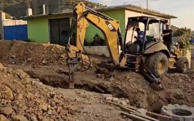 Avanza la construcción de drenaje sanitario en Pueblo Nuevo