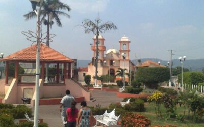 Crece el patrimonio universitario con la donación de un predio en Acatlán de Pérez Figueroa