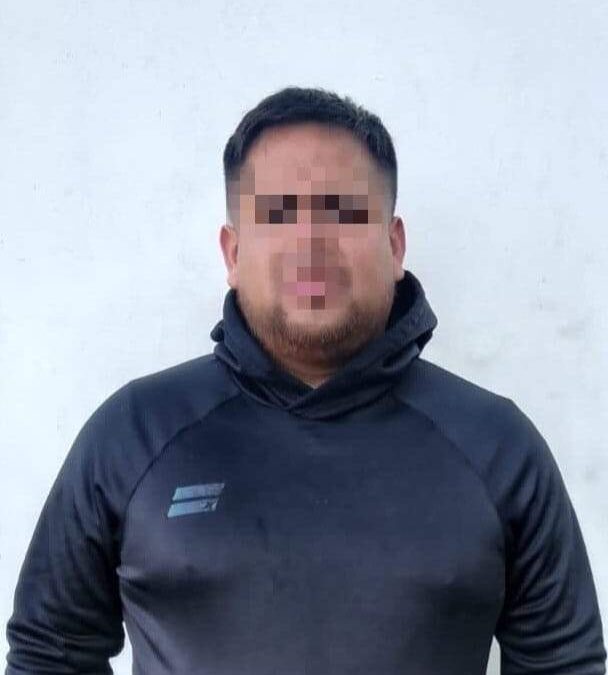 Policía Municipal asegura camioneta con reporte de robo activo y detiene a conductor