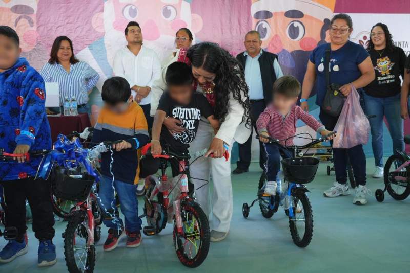 Entre risas, colores y tradición, celebra Xoxocotlán el Día de Reyes