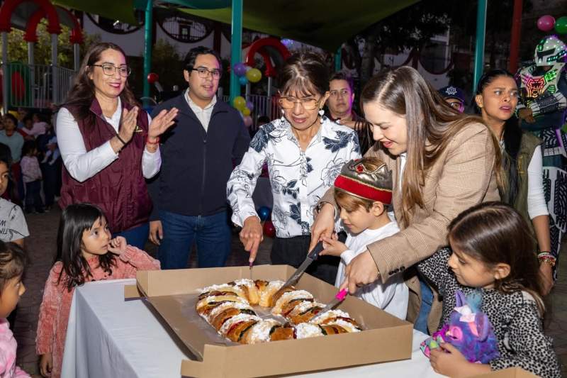 Ruta de Reyes lleva alegría a vecinitas y vecinitos de San Martín Mexicapam y San Juan Chapultepec