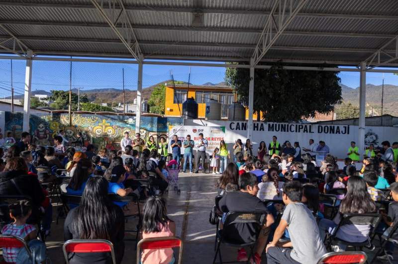 La magia de los Reyes Magos recorre las agencias de Oaxaca de Juárez