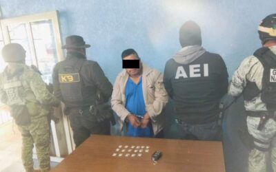 Cateo en punto de narcomenudeo en la Sierra Norte, detienen a una persona y aseguran dosis de droga