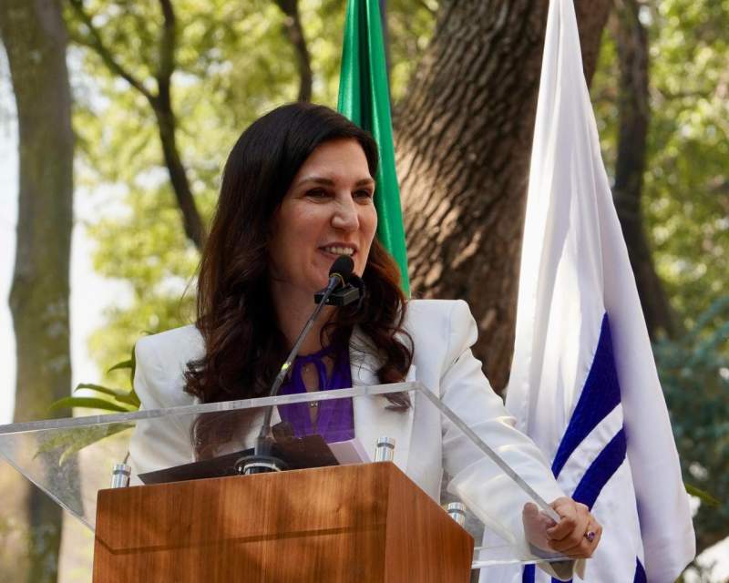 la-democracia-se-fortalece-cuando-caben-todas-las-voces-se-escuchan-con-respeto-y-el-debate-eleva-la-calidad-de-nuestras-decisiones-kenia-lopez-rabadan