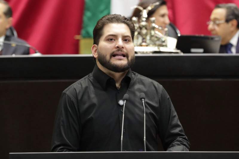 proponen-que-el-casco-de-la-persona-conductora-de-motocicleta-porte-el-numero-de-placa-del-vehiculo