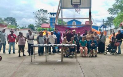 Fundación Nino entrega lentes en comunidades de Tuxtepec