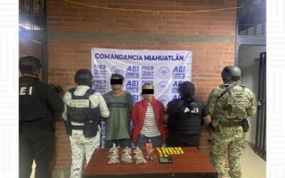 Ejecuta FGEO tres cateos en Miahuatlán de Porfirio Díaz; aseguran drogas, armas de fuego y detienen a tres personas
