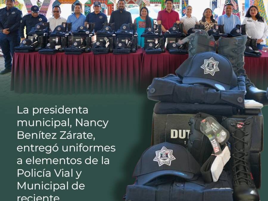 Entrega simbólica de uniformes a elementos de la Policía Vial y Municipal en Santa Cruz Xoxocotlán