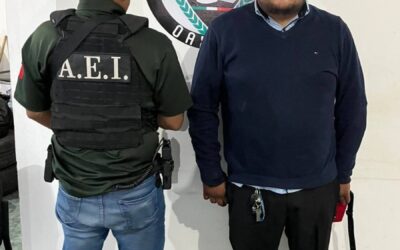 Fiscalía de Oaxaca detiene a una persona y asegura un arma ilegal en transporte con destino a Santa Lucía Ocotlán