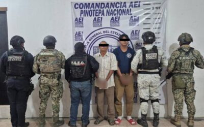 Fiscalía de Oaxaca ejecuta cateo y detiene a padre e hijo por homicidio calificado en la Costa