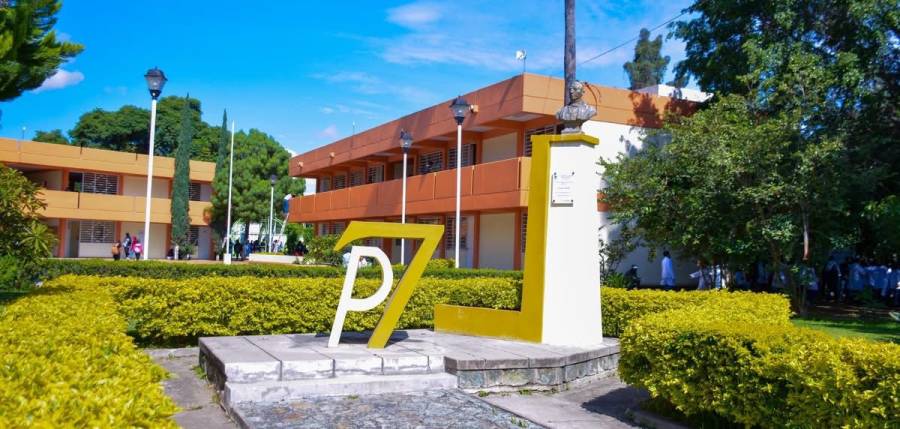 La UABJO invita a jóvenes que egresan de secundaria a inscribirse a sus bachilleratos