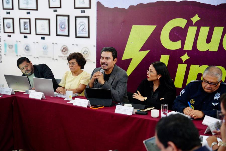 Ray Chagoya encabeza reunión de gabinete para fortalecer servicios a vecinos de Oaxaca de Juárez