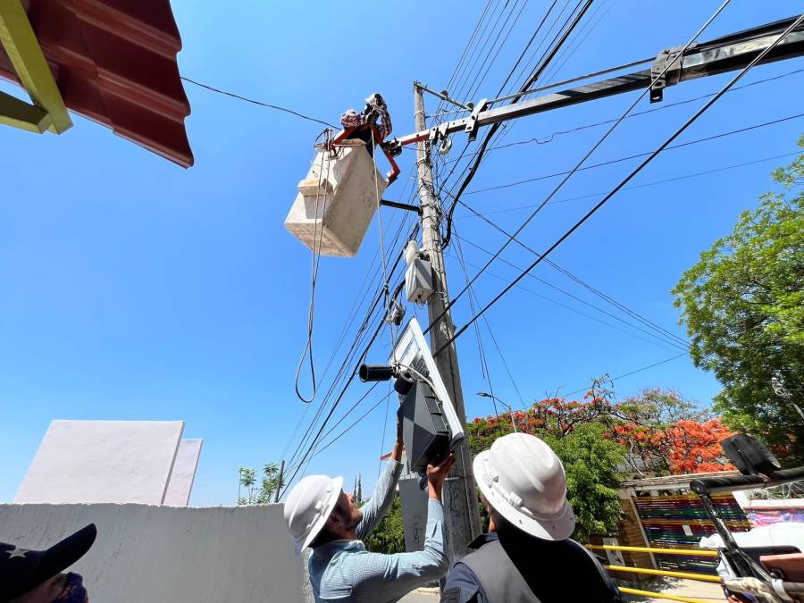 con-una-ciudad-iluminada-mas-seguridad-para-vecinas-y-vecinos-de-oaxaca-de-juarez-6a06537c991bc