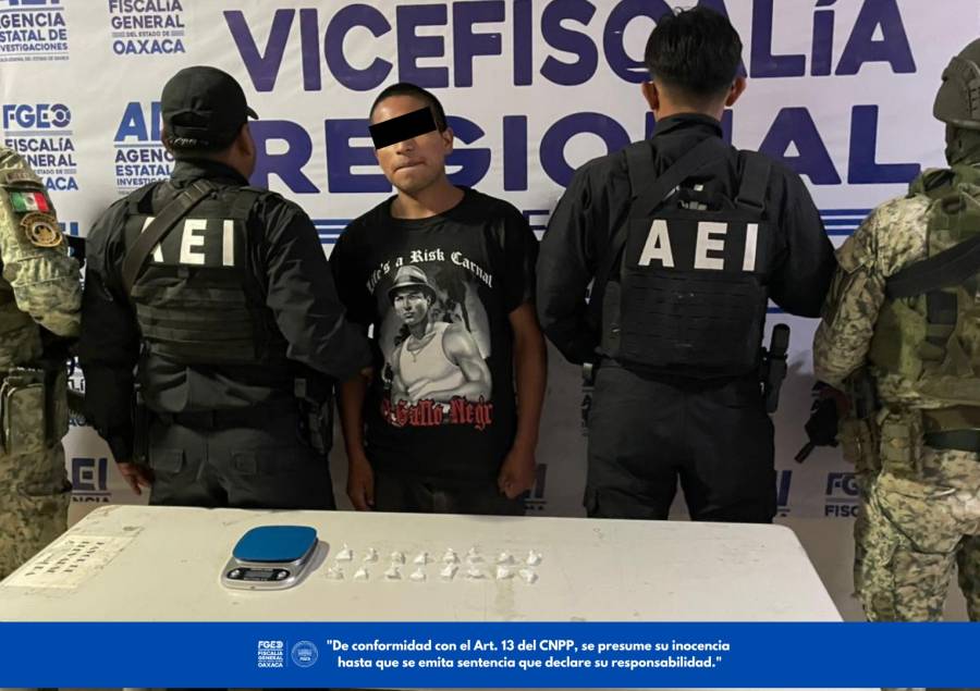 fiscalia-de-oaxaca-ejecuta-cateos-en-zaachila-aseguran-presuntas-dosis-de-droga-y-detienen-a-dos-personas-6a170a905773e