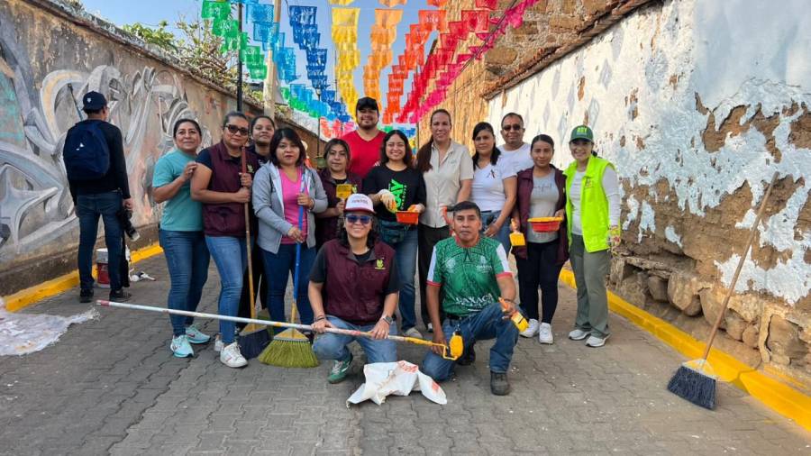 realizan-tequio-en-el-barrio-de-xochimilco-con-motivo-del-centenario-de-su-denominacion-como-barrio-6a0b3c18d36cc