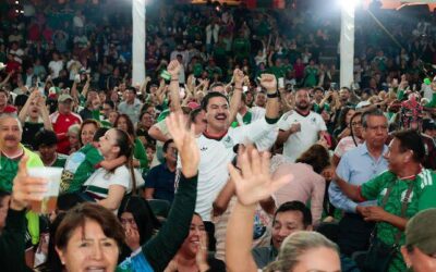 Gran fiesta futbolera en Oaxaca de Juárez tras el triunfo de México