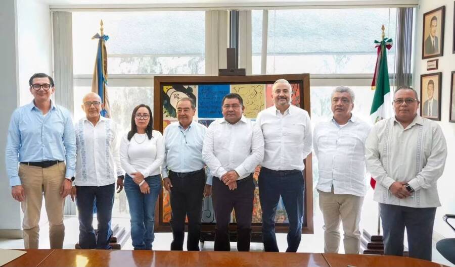transicion-ordenada-de-rectoria-secretaria-general-y-secretaria-particular-de-la-uabjo-6a29c3ce15cc0