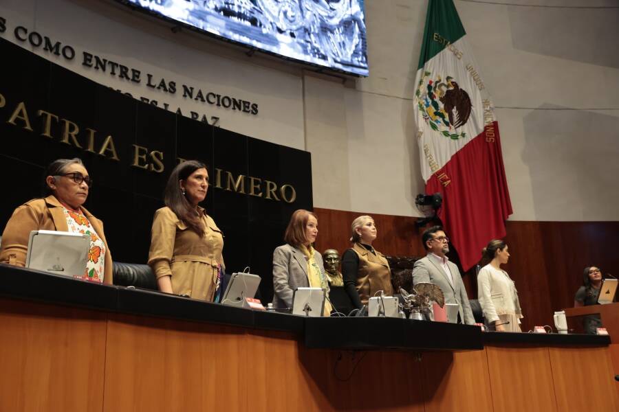 comision-permanente-guardo-minuto-de-silencio-en-memoria-del-alcalde-de-temoac-valentin-lavin-y-del-periodista-francisco-alejandro-leyva-6a622ffe31946