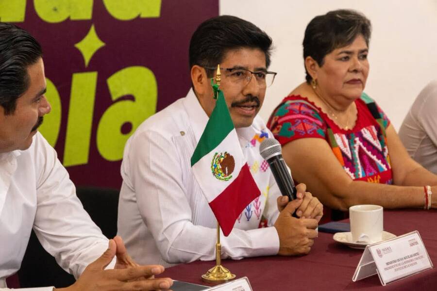 presidente-de-la-suprema-corte-de-justicia-de-la-nacion-realiza-historica-visita-al-palacio-municipal-de-oaxaca-de-juarez-6a6a516682bc2