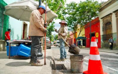 Refuerza Gobierno de Oaxaca limpieza del drenaje pluvial en el Centro Histórico