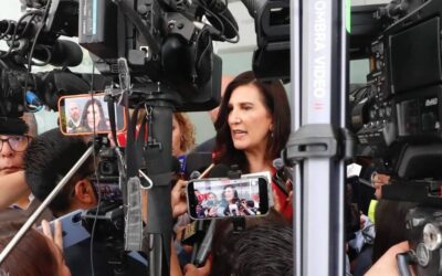 Diputada Kenia López Rabadán entrega reconocimientos a artistas de distintos ámbitos culturales
