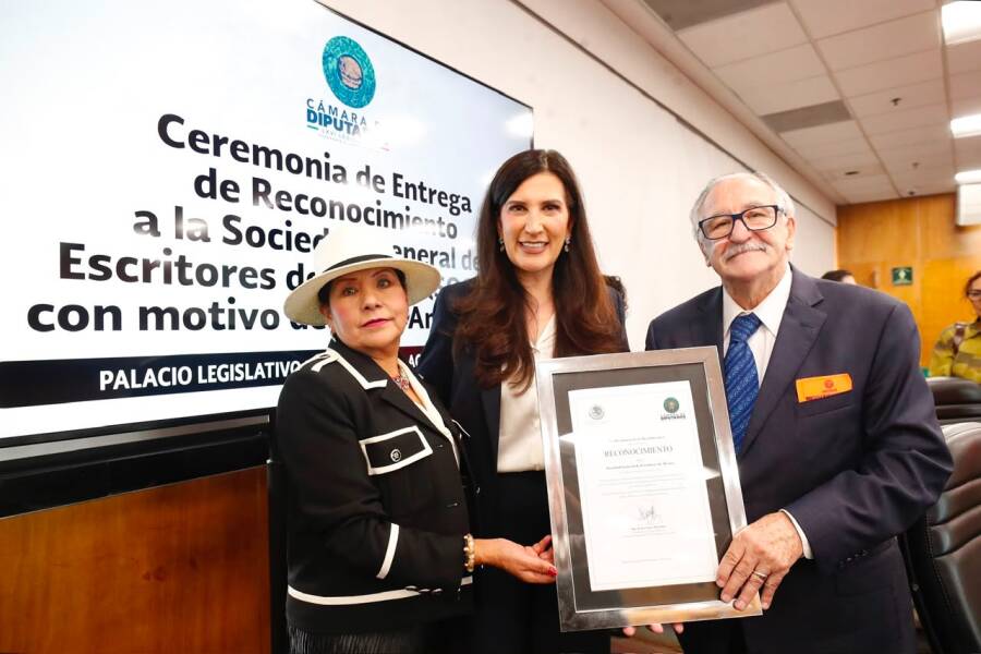 diputada-lopez-rabadan-reconoce-a-la-sociedad-de-escritores-por-sus-50-anos-de-proteger-los-derechos-de-autor-6a89cce9542da