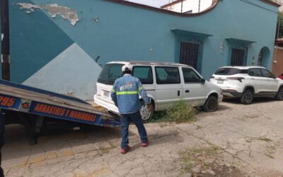Dirección de Movilidad mantiene operativo para retirar vehículos en estado de abandono
