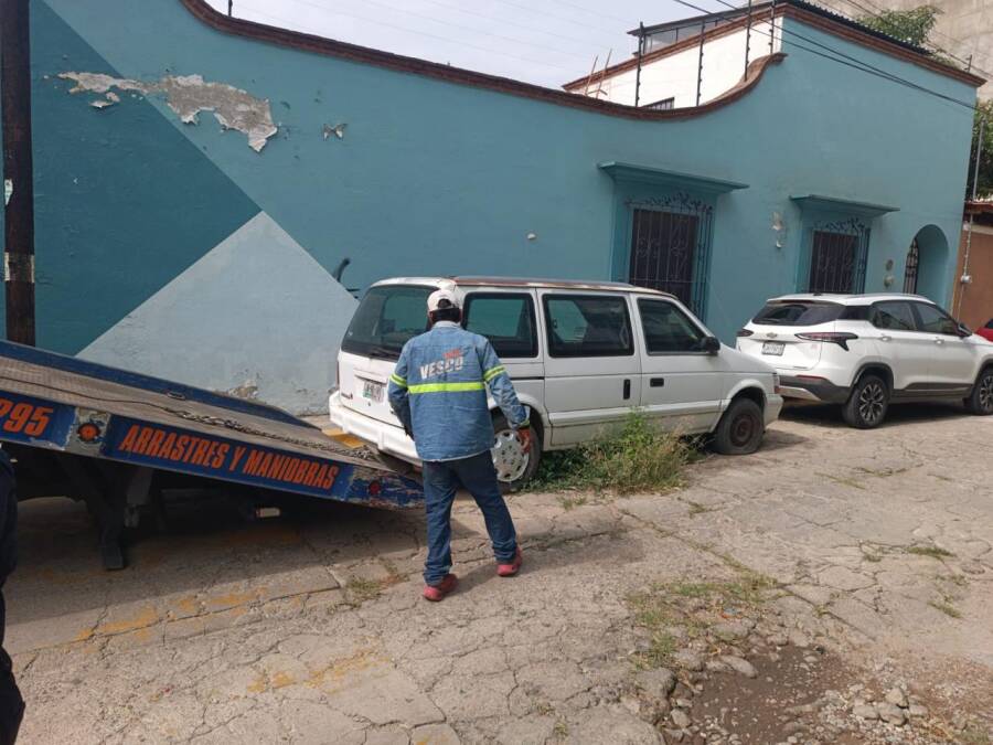 direccion-de-movilidad-mantiene-operativo-para-retirar-vehiculos-en-estado-de-abandono-6a8dfca6b266d