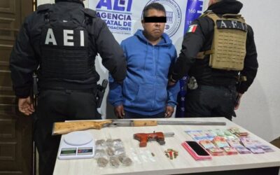 Fiscalía de Oaxaca, DEFENSA, GN, Policía Estatal y Municipal ejecutan cateo en Huautla de Jiménez y detienen a una persona; aseguran drogas, armas y dinero en efectivo