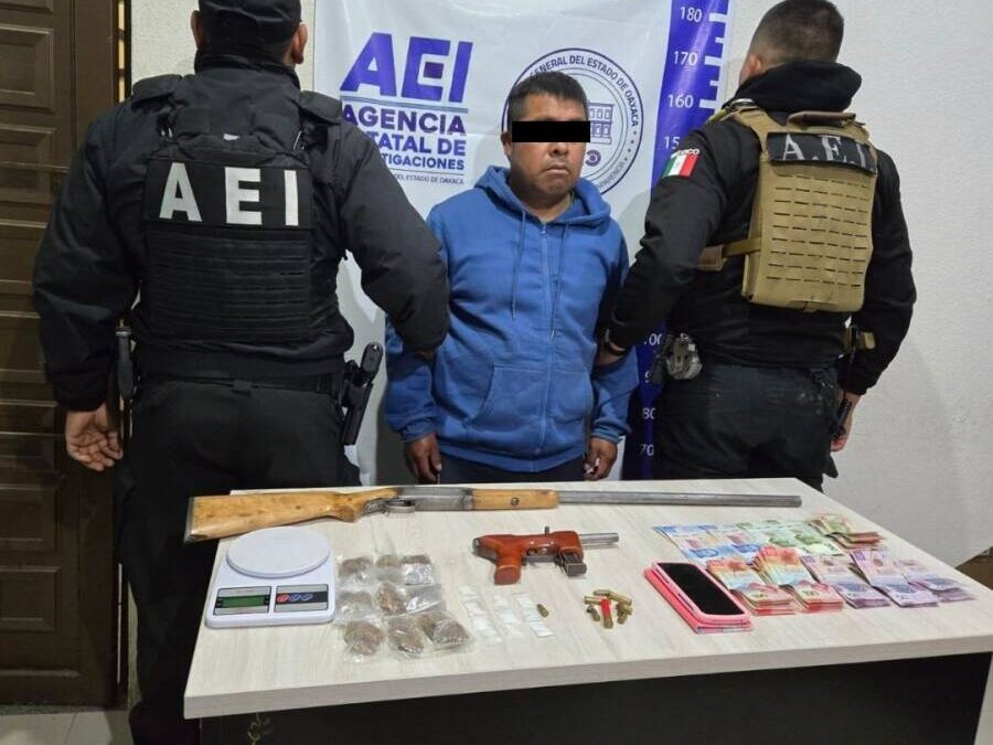 Fiscalía de Oaxaca, Defensa, GN, Policía Estatal y Municipal ejecutan cateo en Huautla de Jiménez y detienen a una persona; aseguran drogas, armas y dinero en efectivo
