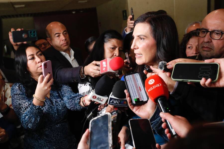 inicio-una-nueva-etapa-convencida-de-que-hay-momentos-para-buscar-coincidencias-y-otros-para-senalar-las-diferencias-kenia-lopez-rabadan-6a95cfb431da0