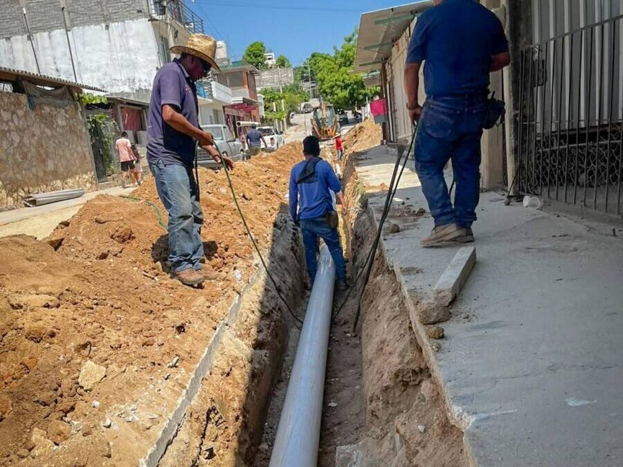 Mejorará Ceabien la red distribuidora de agua potable en la colonia Lomas del Puerto de Puerto Escondido