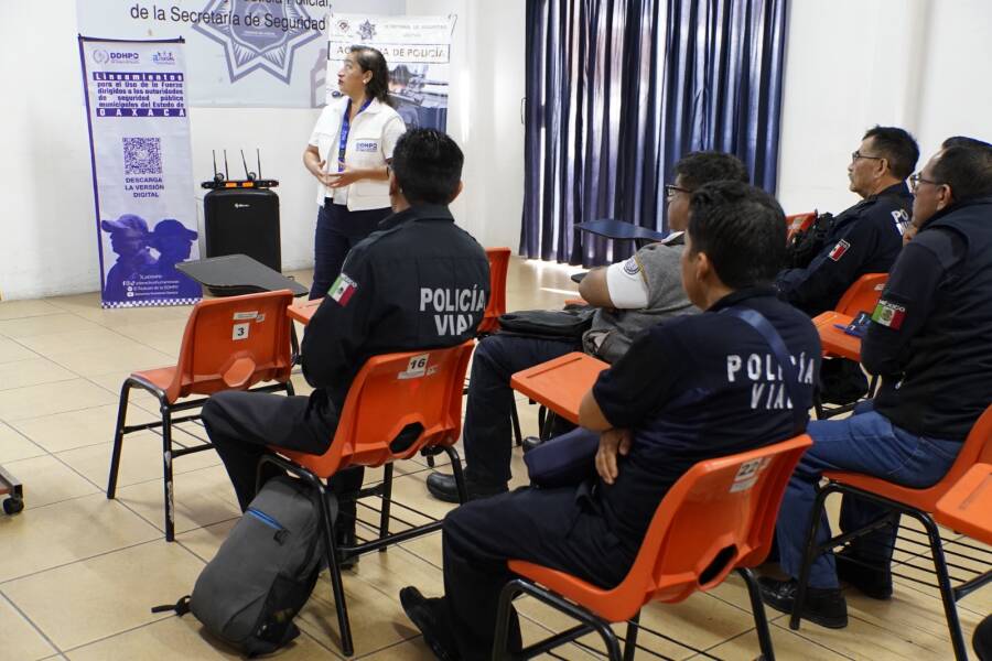 personal-de-la-secretaria-de-seguridad-vecinal-recibe-capacitacion-en-materia-de-derechos-humanos-6a84c6b89a237