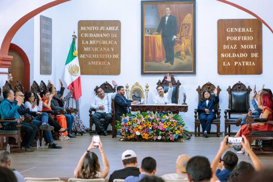 Ray Chagoya informa medidas de seguridad y supervisión permanente en obra privada Parque Oaxaca.