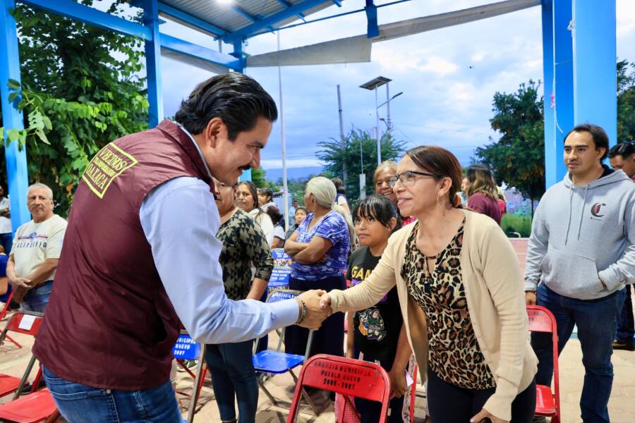 ray-chagoya-lleva-banco-de-materiales-a-la-colonia-presidentes-de-mexico-6a762729acacb